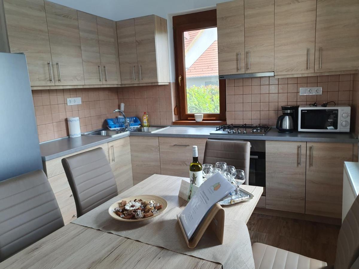 Arvalanyhaj Vendeghaz Villa Balatonakali Exteriör bild