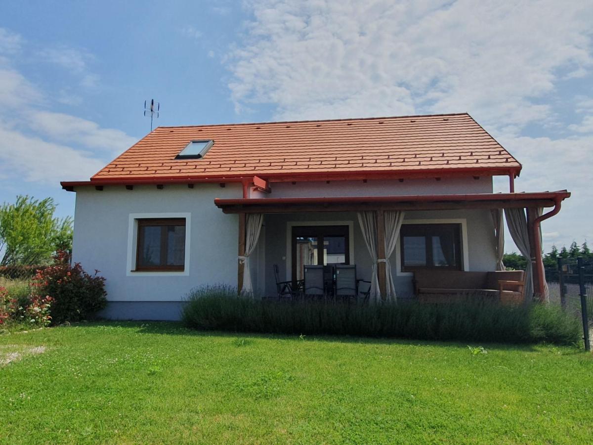 Arvalanyhaj Vendeghaz Villa Balatonakali Exteriör bild